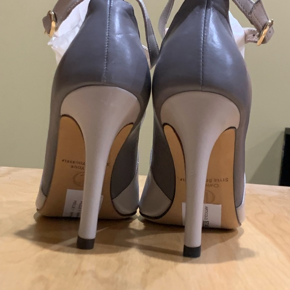 Grey Italian Leather Heels by OYSBY London  US Size 6.5 - Picture 7 of 7
